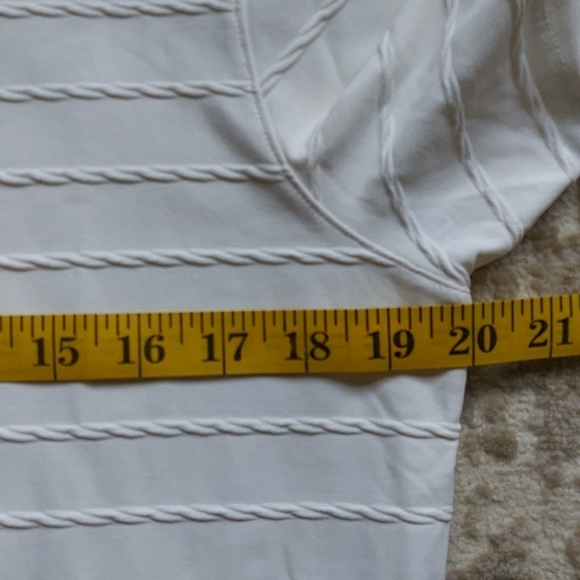 Talbots Stretch Short Sleeve Pattern White Top - Picture 12 of 13